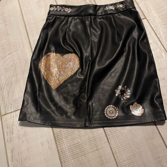 Small Dynamite Black Custom Hand-painted Paint Strip Faux Leather Mini Skirt - Picture 6 of 7